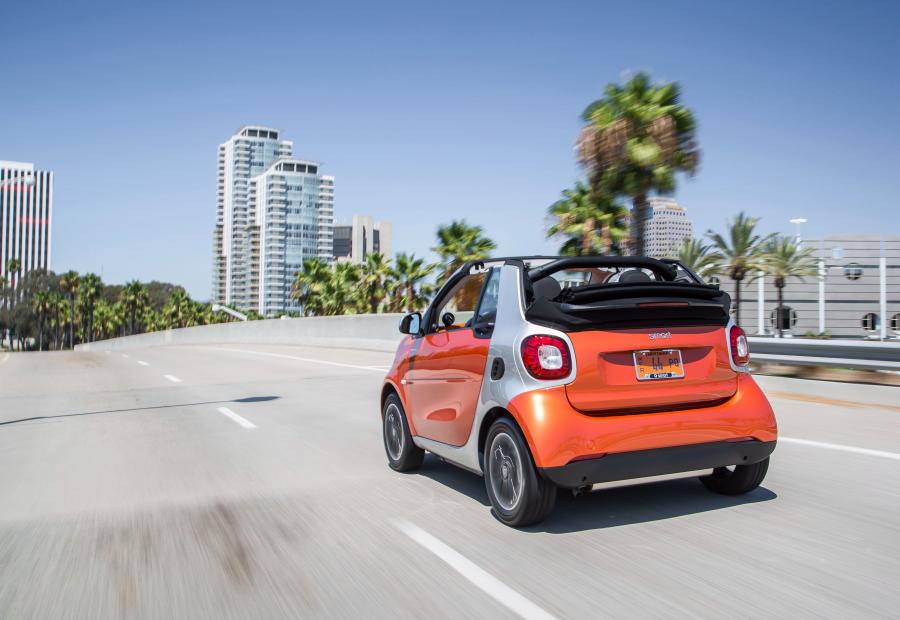  Smart ForTwo Passion Cabrio 2016 года  (NA) (фото 12 из 21)